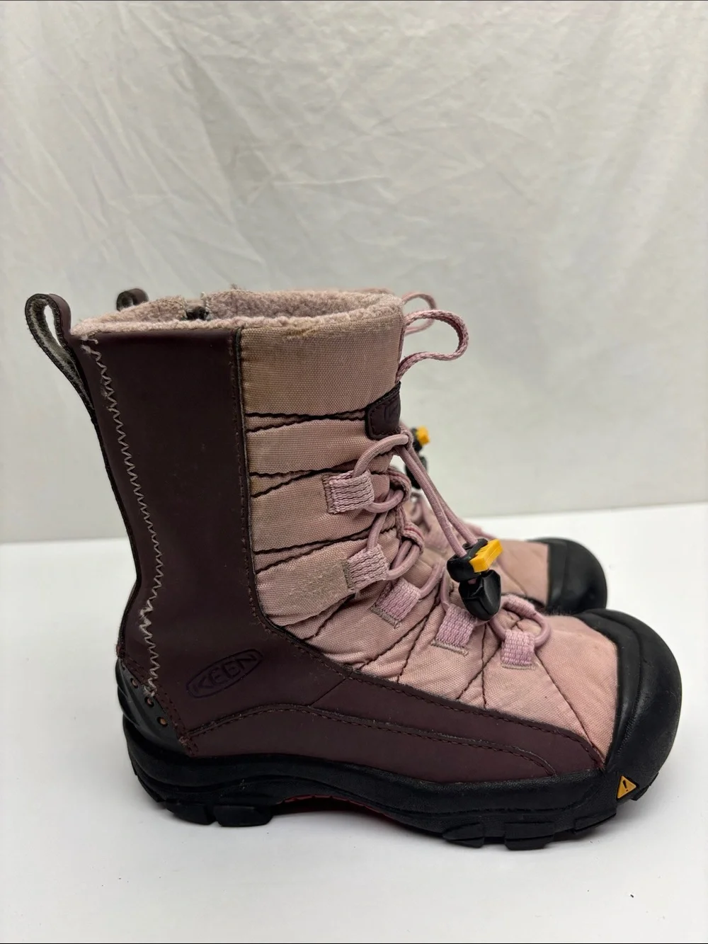 Keen Insulated Lace-Up Boots with Toggle Closure, SZ 11 for toddler girl, box 73